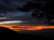 Sonnenuntergang in den Bergen von Camiguin
