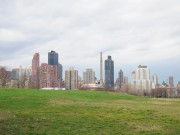 Manhattan Skyline von einem Park in Queens